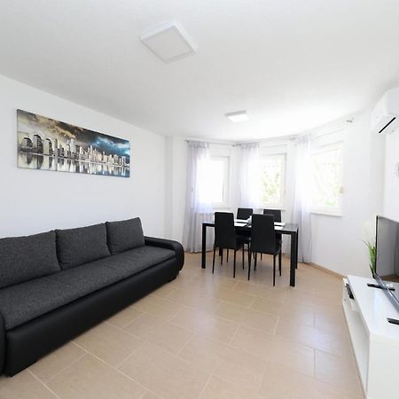 Apartments Jelena Kaštela Zewnętrze zdjęcie