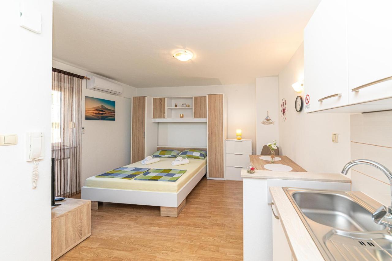 Apartments Jelena Kaštela Zewnętrze zdjęcie