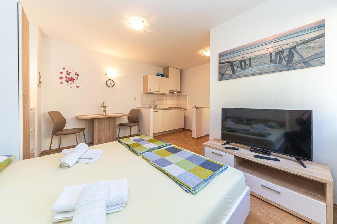 Apartments Jelena Kaštela Zewnętrze zdjęcie