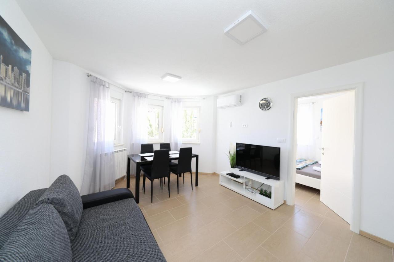Apartments Jelena Kaštela Zewnętrze zdjęcie